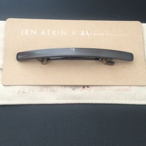 Thin plank barrette